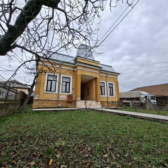 Casă individuală cu 5 camere cu Teren 1500 Mp în Priboieni
