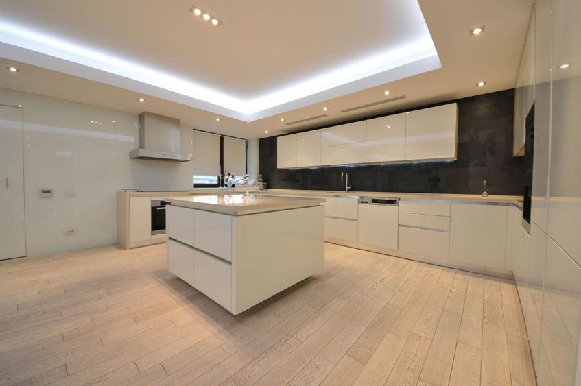 Apartament cu 3 camere decomandat, mobilat în Herăstrău