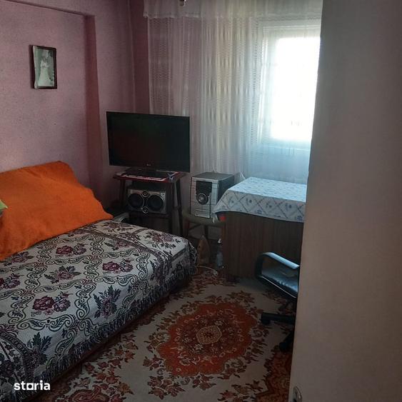 Apartament cu 3 camere decomandat în Hala Centrală