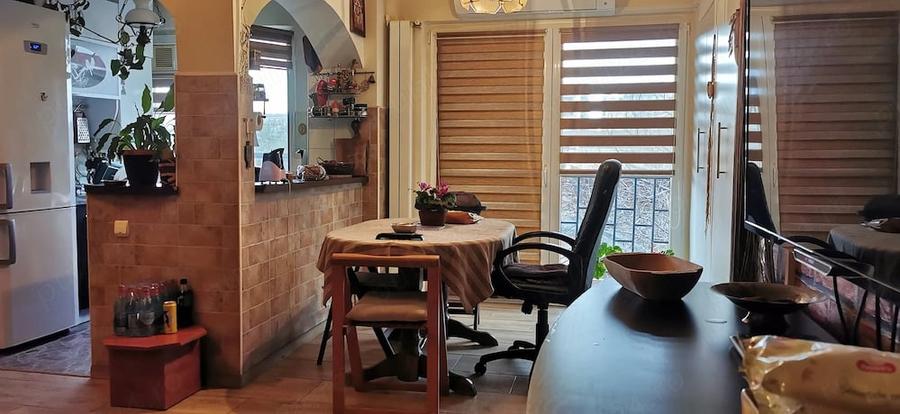 Apartament cu 3 camere semidecomandat în Plevnei
