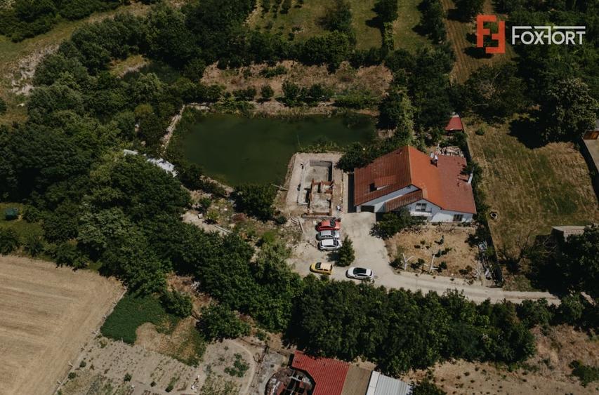 Casă individuală cu 8 camere cu Piscina în Jebel
