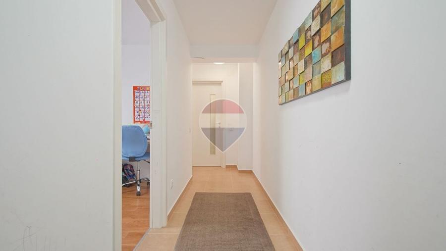 Apartament cu 2 camere decomandat, mobilat în Tractorul
