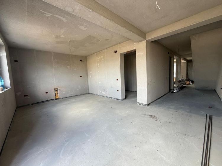 Duplex cu 4 camere cu Canalizare în Dumbrăvița