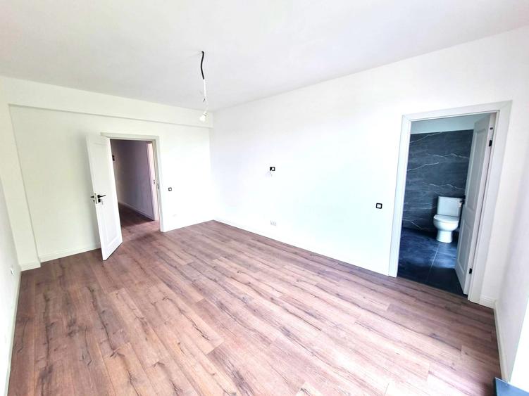 Casă cu 4 camere cu Canalizare în Bd. Laminorului