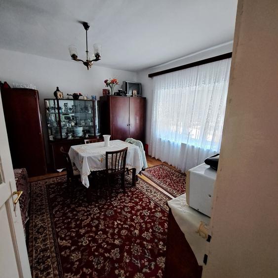 Casă cu 2 camere semidecomandat în Central