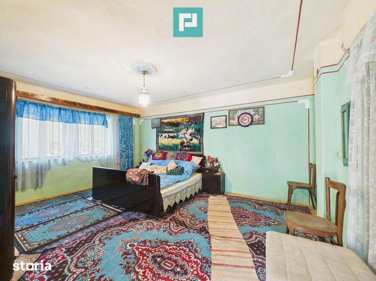 Casă cu 2 camere cu Teren 24270 Mp în Central