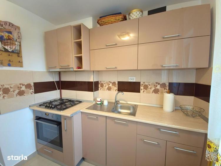 Apartament cu 2 camere semidecomandat în Traian