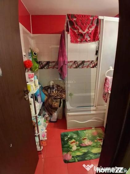 Apartament cu 3 camere semidecomandat în Gorjului