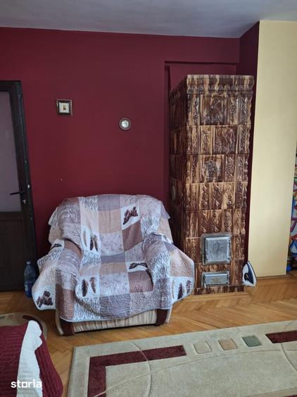 Casă cu 5 camere cu Teren 280 Mp în Central