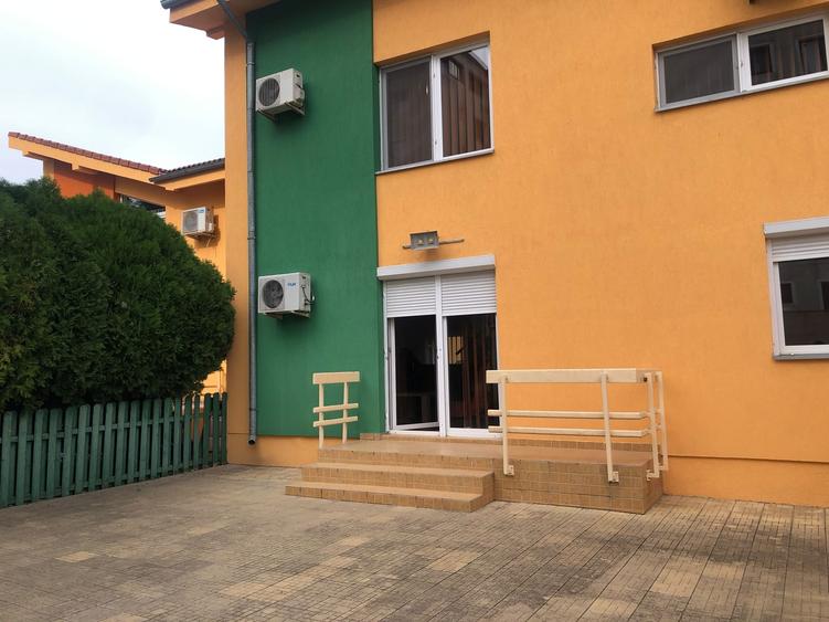 Casă cu 3 camere cu Canalizare în Boreal