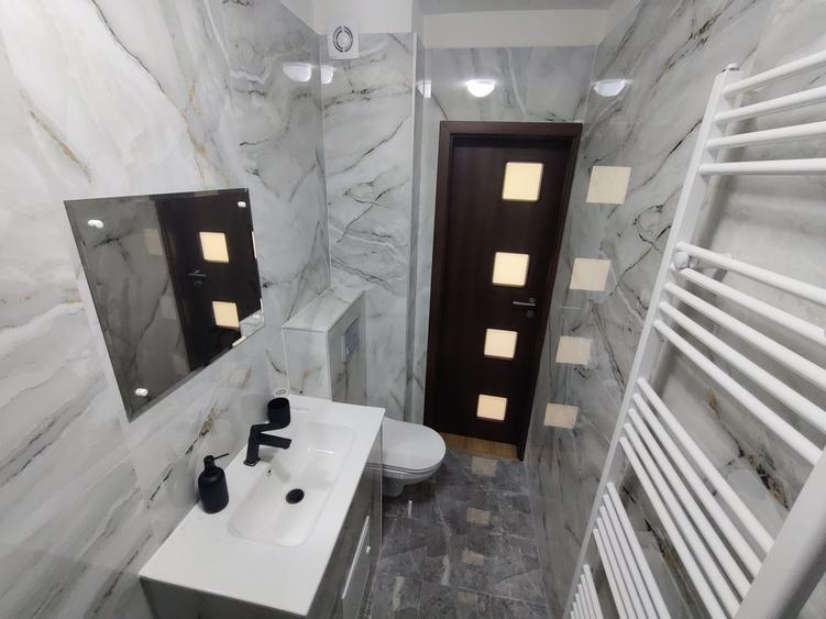 Apartament cu 3 camere decomandat în Calea Dumbrăvii