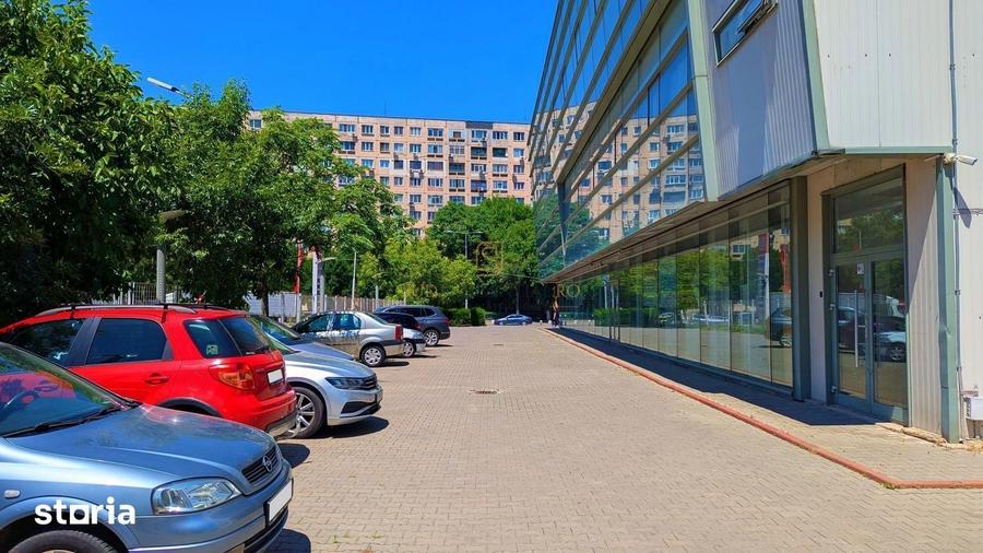 Spațiu comercial, de 2,200 mp, în Berceni