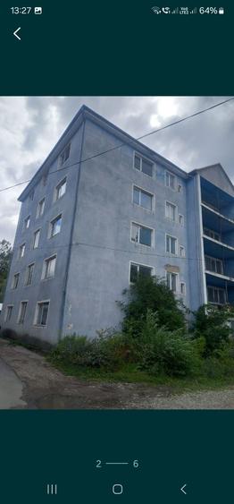 Casă cu 4 camere cu Teren 4000 Mp în Petros