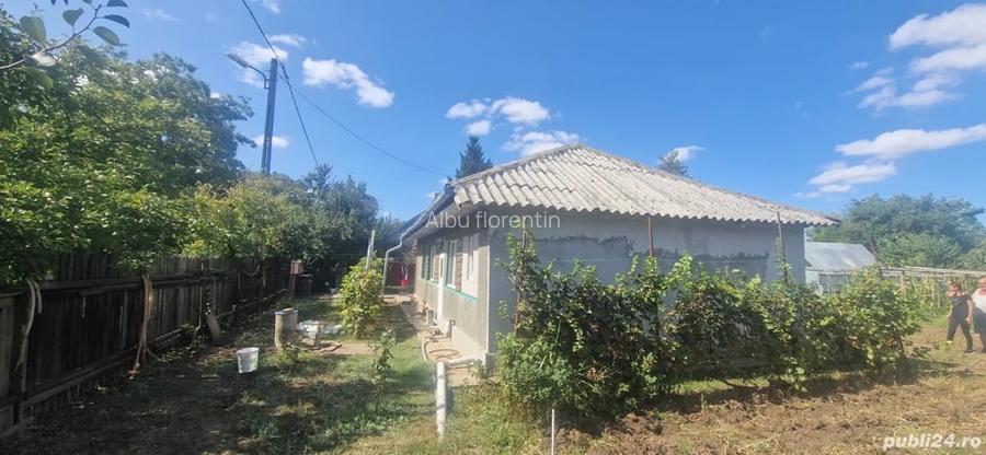 Casă cu 3 camere cu Teren 2100 Mp în Livedea