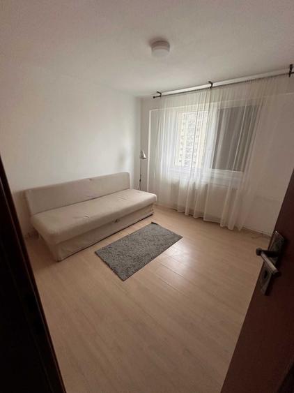 Apartament cu 3 camere decomandat, mobilat în Tei