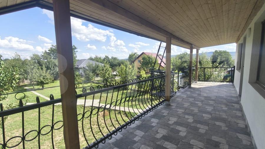 Casă individuală cu 6 camere cu Canalizare în Holboca