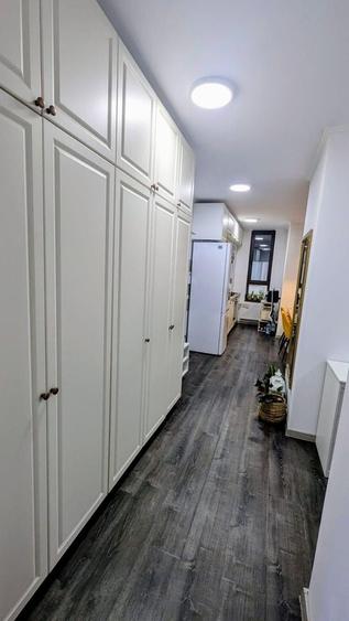 Apartament cu 3 camere decomandat, mobilat în Girocului