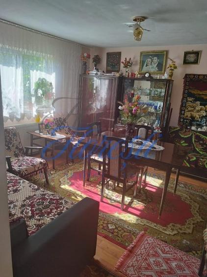 Casă individuală cu 3 camere cu Canalizare în Dâmbul Rotund
