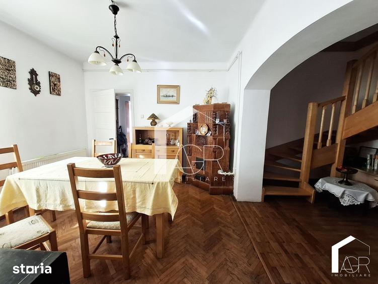 Casă cu 6 camere cu Teren 167 Mp în Republicii