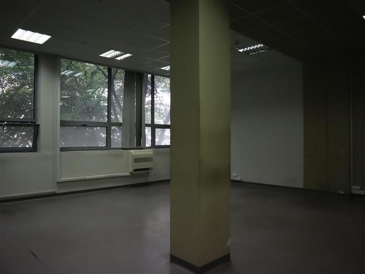 Birou, de 330 mp, în Blașcovici