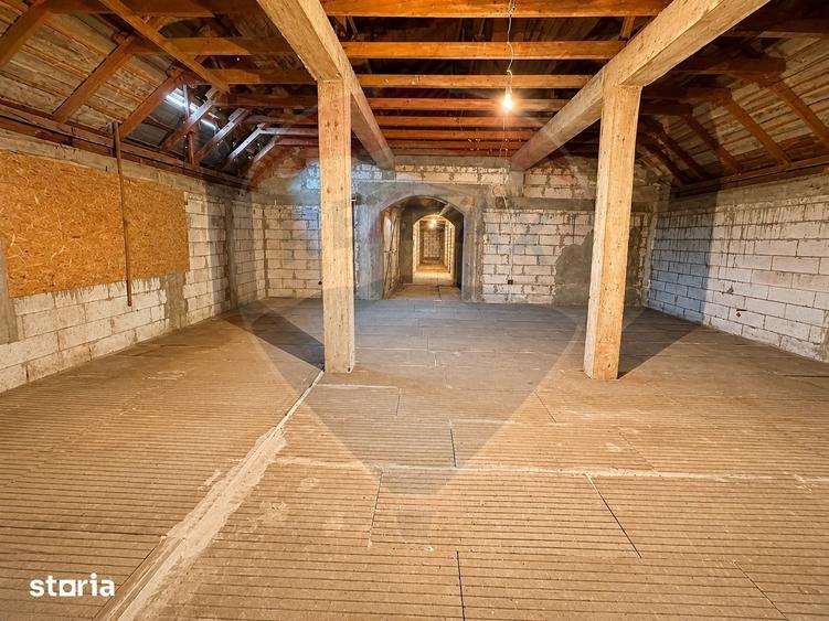 Casă cu Teren 1010 Mp în Periș