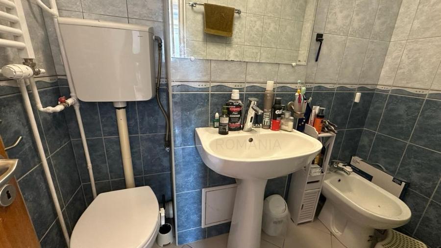 Apartament cu 4 camere decomandat în Amzei