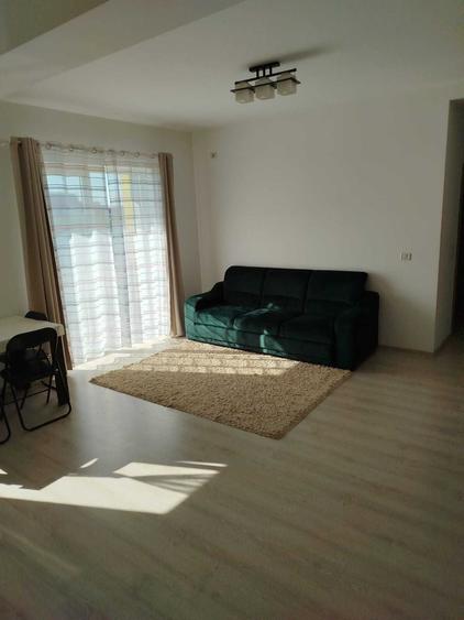 Apartament cu 2 camere semidecomandat în Giroc
