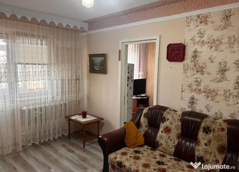Apartament cu 2 camere semidecomandat în Crig