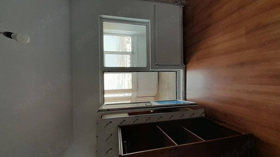 Apartament cu 4 camere decomandat în Poarta 6