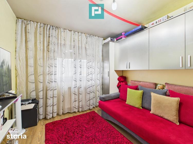 Apartament cu 4 camere decomandat în Aurel Vlaicu