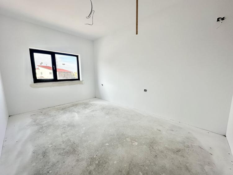 Duplex cu 3 camere cu Canalizare în Moșnița Nouă