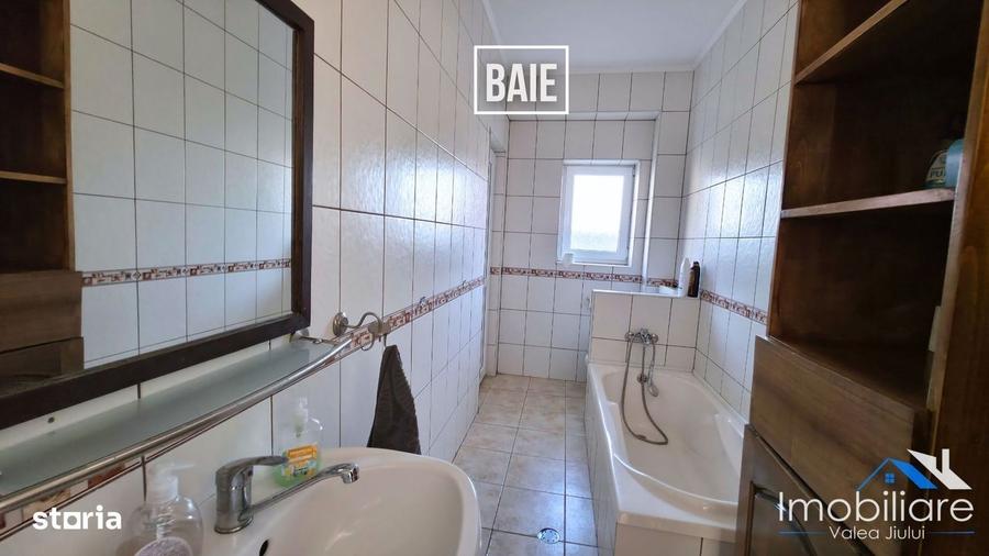 Casă cu 4 camere cu Teren 1400 Mp în Central