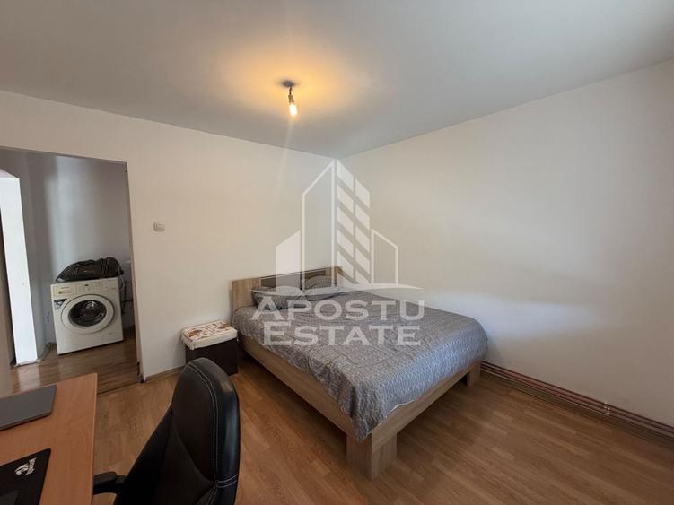 Apartament cu 3 camere decomandat, mobilat în Lipovei