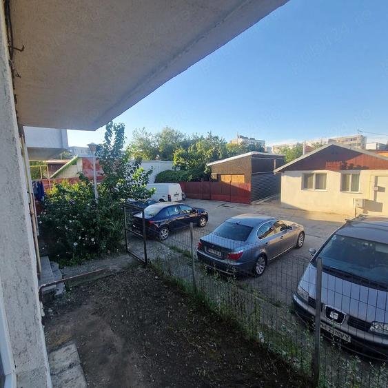 Apartament cu 2 camere decomandat în Malu Roșu