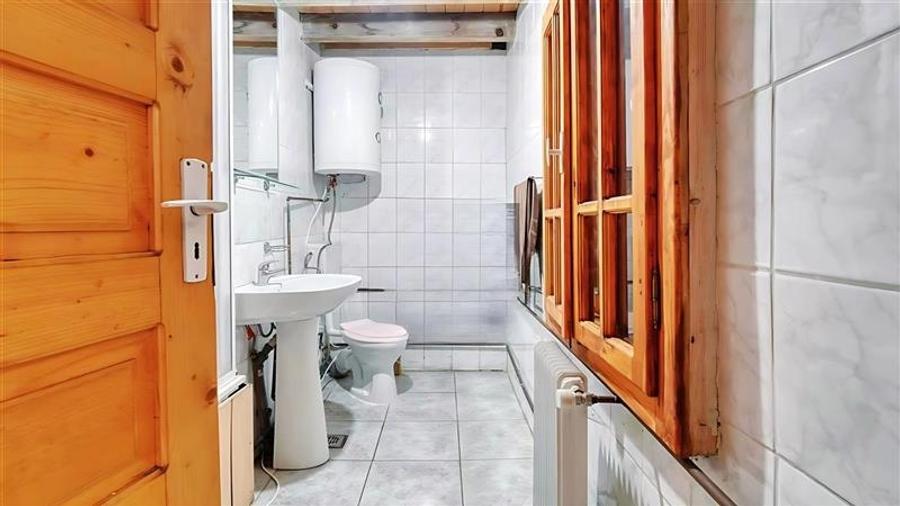 Casă individuală cu 6 camere cu Teren 1618 Mp în Bran