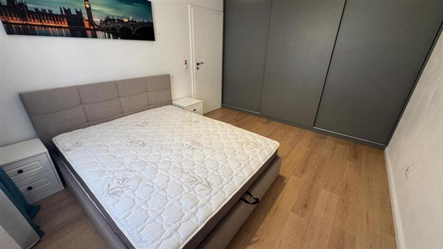 Apartament cu 3 camere decomandat, mobilat în Turnișor