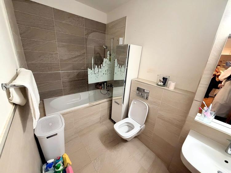 Apartament cu 2 camere semidecomandat în Bună Ziua
