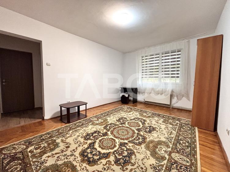 Apartament cu 2 camere semidecomandat, mobilat în Gheorgheni