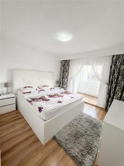 Apartament cu 3 camere decomandat în Nufărul