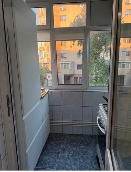 Apartament cu 2 camere semidecomandat, mobilat în Central