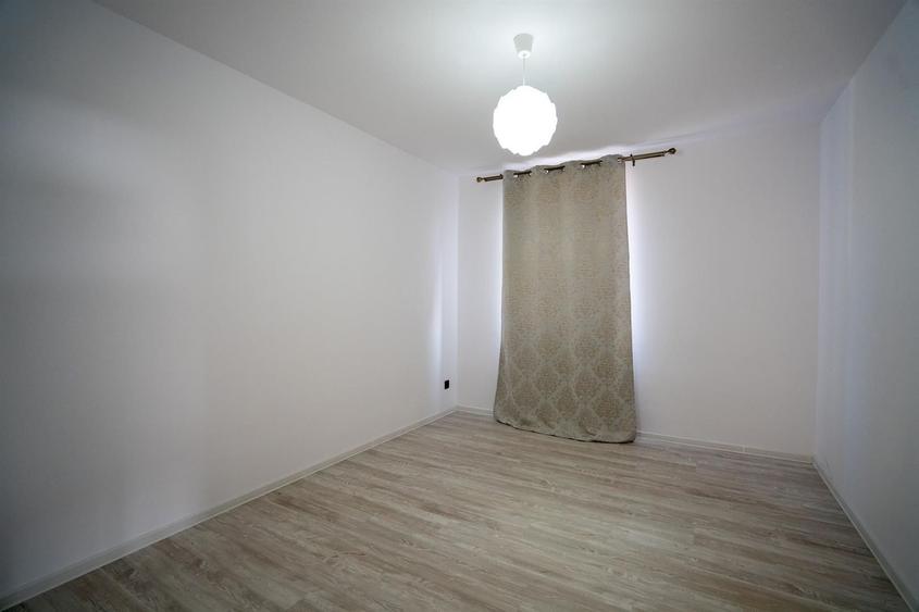 Casă individuală cu 4 camere decomandat cu Teren 270 Mp în Nojorid