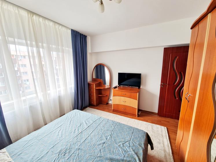 Apartament cu 3 camere decomandat în Lujerului