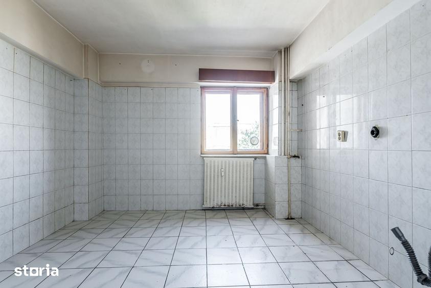 Apartament cu 4 camere decomandat în Aurel Vlaicu
