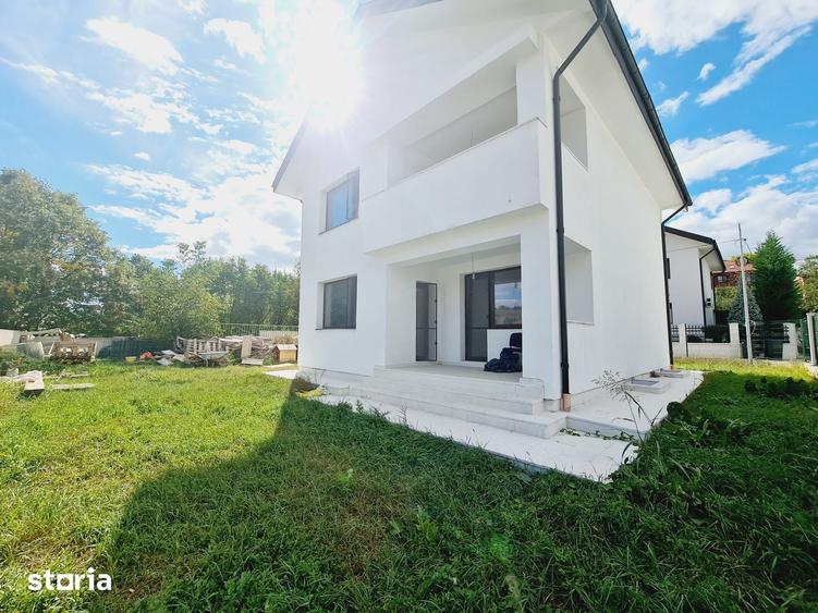 Casă cu 5 camere cu Teren 500 Mp în Bucium