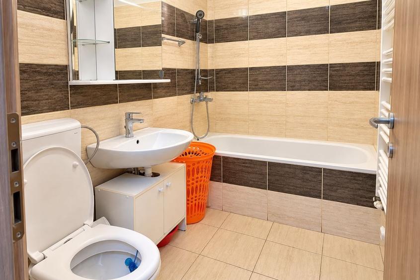 Apartament cu 3 camere decomandat în Dâmbovița