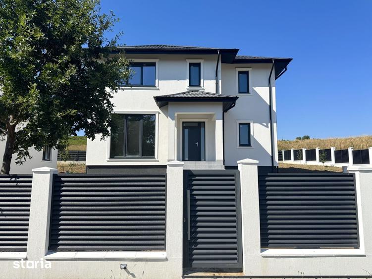 Casă cu 5 camere cu Teren 700 Mp în Bucium