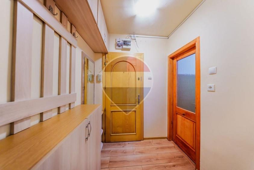 Apartament cu 2 camere semidecomandat, mobilat în Aurel Vlaicu