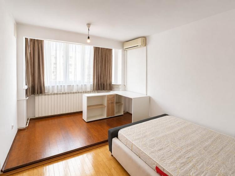 Apartament cu 4 camere decomandat în 13 Septembrie