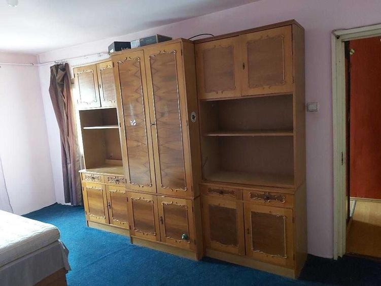 Apartament cu 3 camere semidecomandat în Rogerius