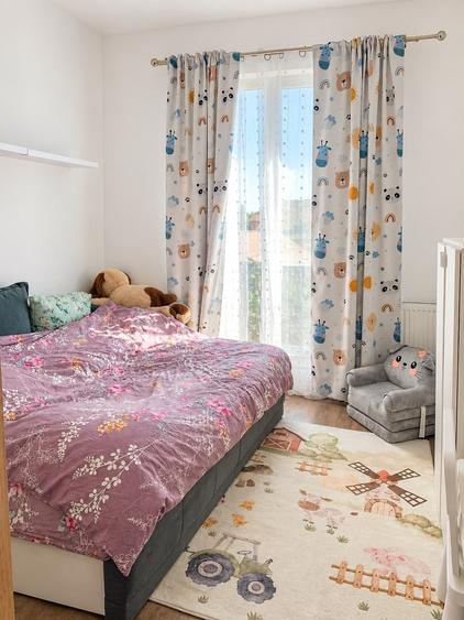 Apartament cu 3 camere semidecomandat, mobilat în Florești